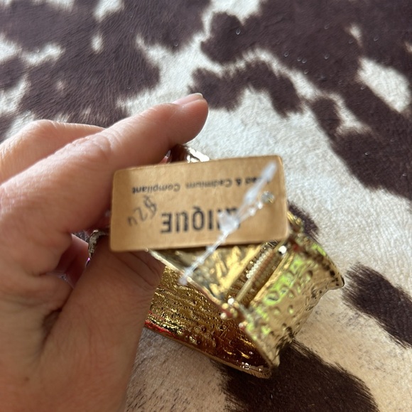 Aurora Borealis Gold Cuff - Picture 3 of 5